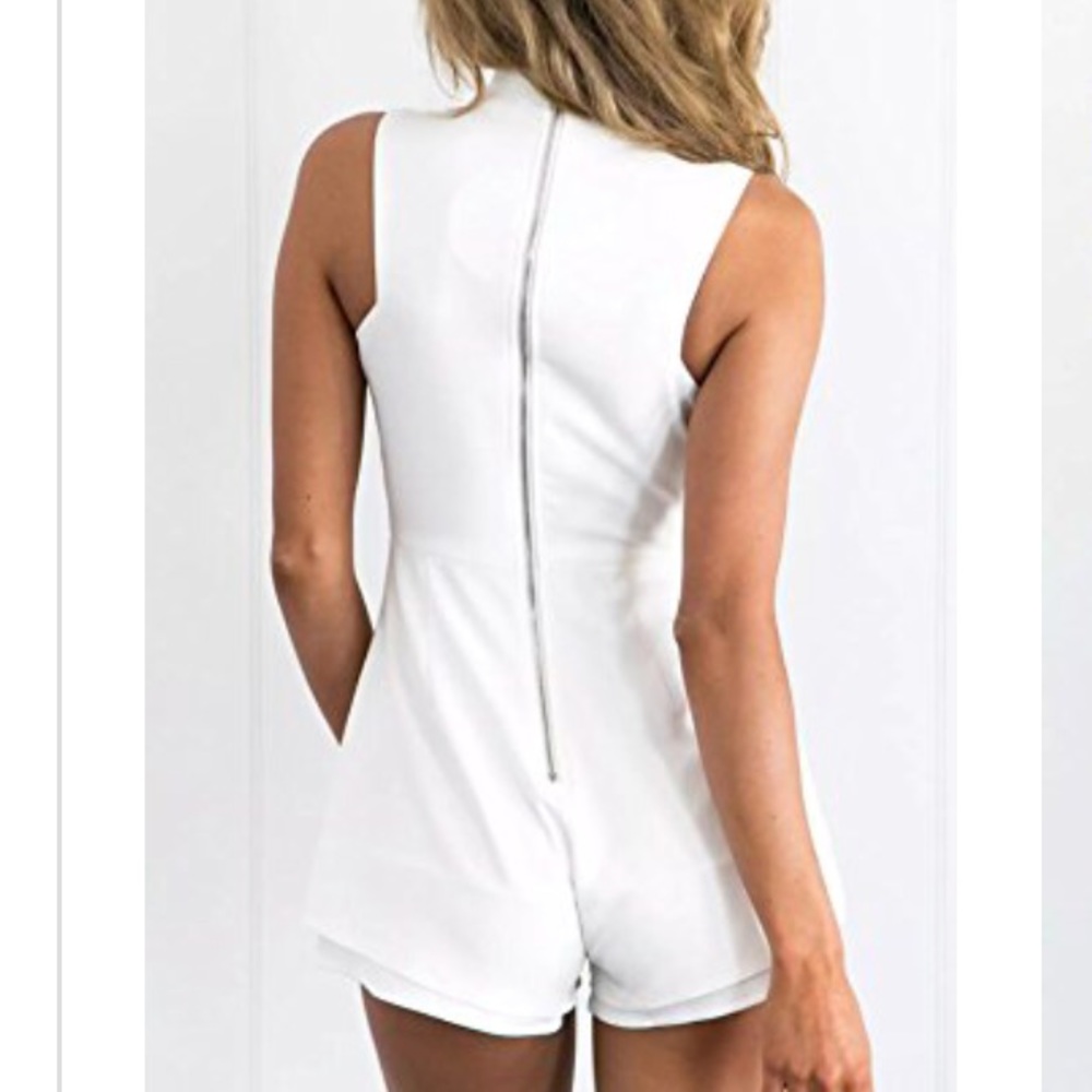 White Choker Deep V Neck Floral Romper Jumpsuit - Picture 6 of 8